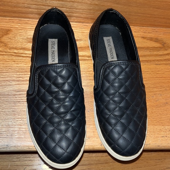 Steve Madden Ecentrcq Womens 9 Black Quilted Slip On Round Toe Sneaker Flats - Picture 3 of 9